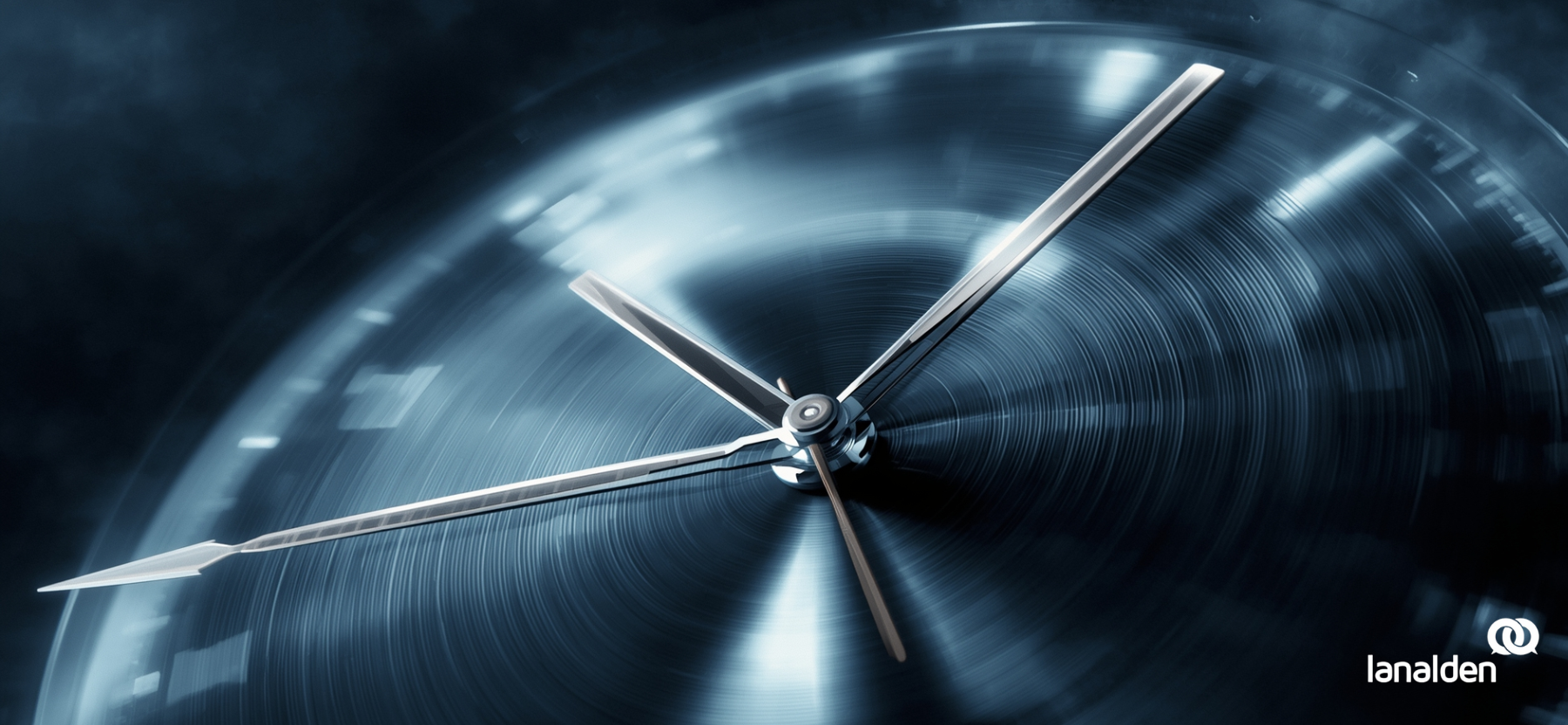 Reloj que representa la optimización del tiempo medio de atención al cliente (AHT).