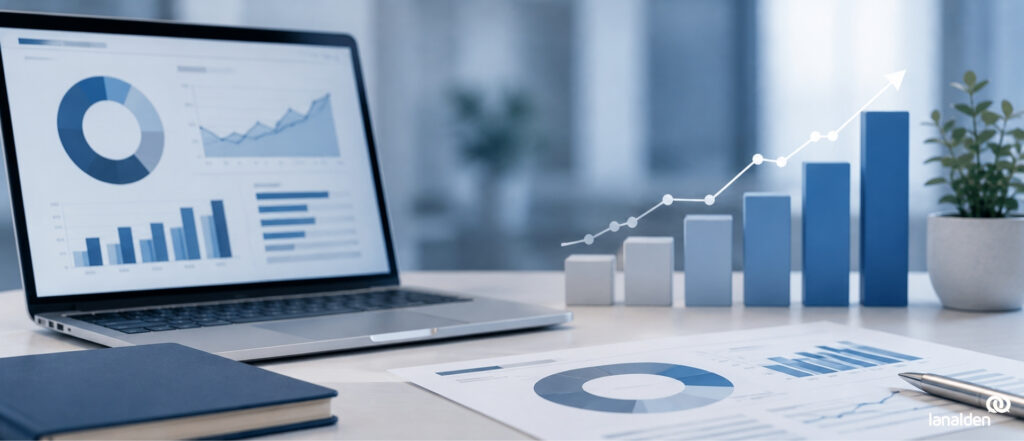 Panel de análisis con gráficos de experiencia de cliente y evolución de indicadores en una oficina profesional.